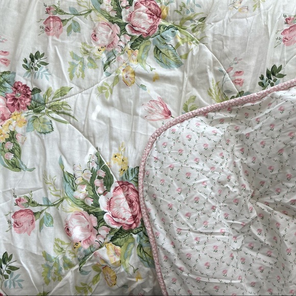 Laura Ashley Other - Laura Ashley Twin Bedding Collection